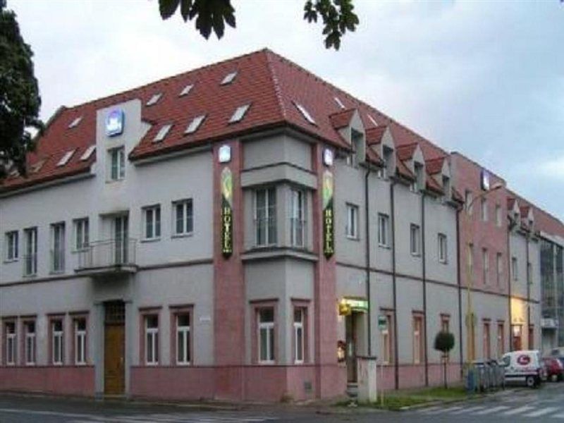 Teledom Hotel Kosice Exterior photo