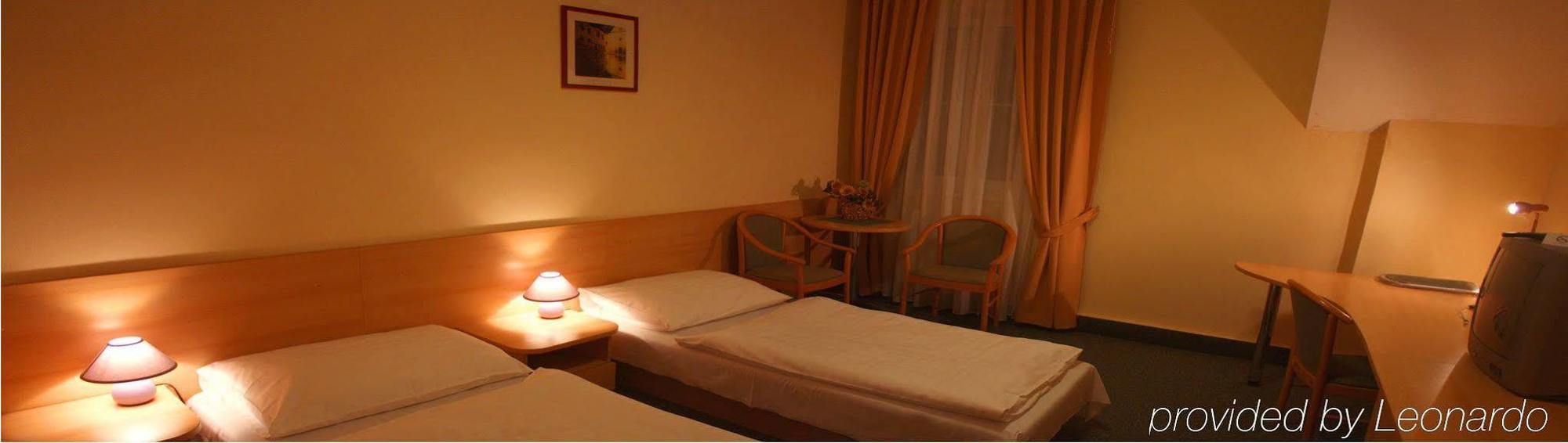 Teledom Hotel Kosice Room photo